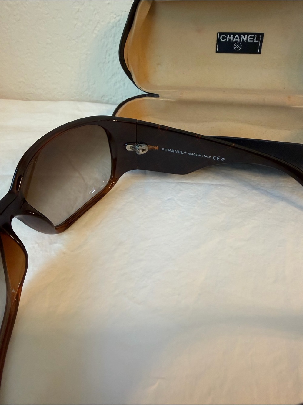 Authentic Vintage CHANEL 5080-B Strass Rhinestone Sunglasses with hardshell case - Picture 3 of 10